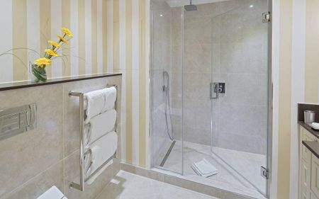 3 bedroom flat to rent - Photo 3