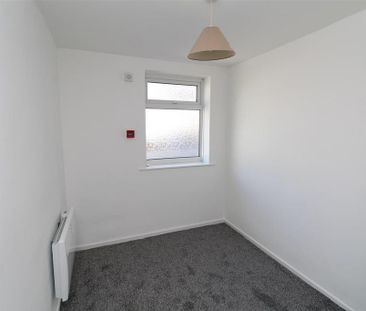 2 bedroom ground floor flat to rent - Photo 1