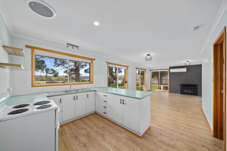 Cute and Comfortable Home in Tranquil Setting - Photo 4