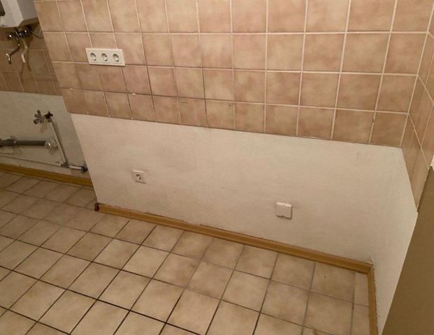3-Zimmer-Wohnung / Top Lage in Uninähe / PKW-Stellplatz + Küche - Foto 1