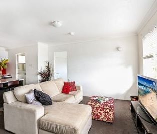 Stylish Inner City Unit! - Photo 3