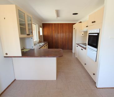 Excellent 3 Bedroom Home - Photo 3