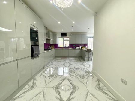 5 bedroom semi-detached house to rent - Photo 5