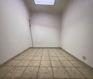 Ruim appartement met eigen inkom te huur in hartje centrum onmiddel... - Foto 2