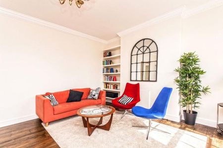 Located in one of WC1X prime garden squares close to Bloomsbury - Photo 3