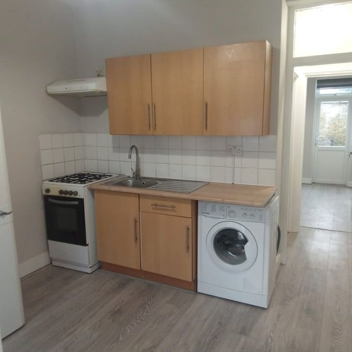 1 Bed Terraced House, Knightland Road, E5 - Photo 1