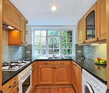 3 bedroom terraced house to rent - Photo 6