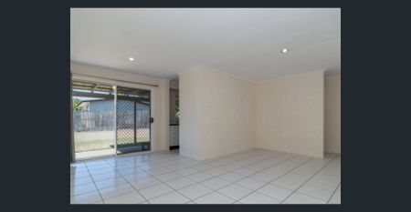 GREAT HOME ~ GREAT LOCATION - Photo 5