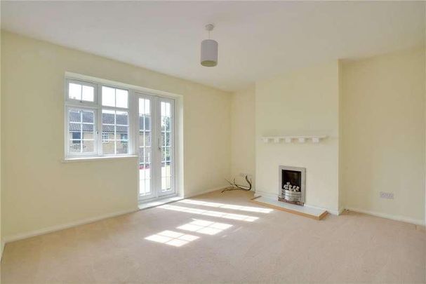 Crown Court, Horn Park Lane, Lee, London, SE12 - Photo 1