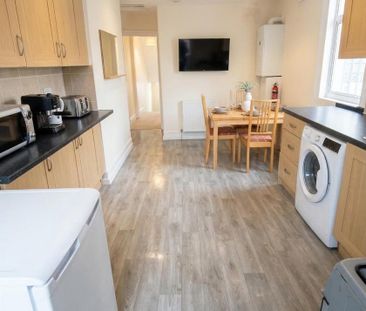 4 bedroom flat share to rent - Photo 6