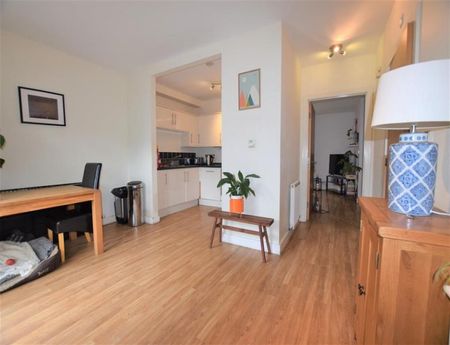 2 Bedroom Semi Detached Available Arranging tenancy - Photo 2