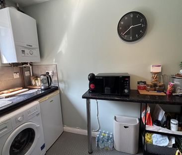 2 bedroom end of terrace house to rent - Photo 6