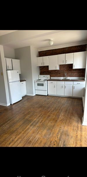 Bright 1 Bedroom in the Heart Of Leslieville - Photo 2