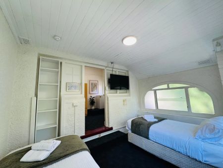 Room 12 (Non Ensuite) - Photo 5