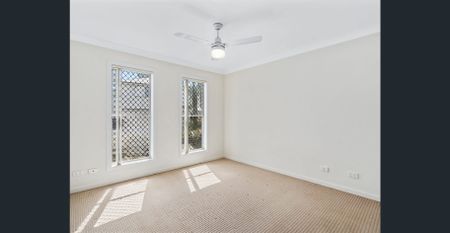 MODERN 4 BEDROOM HOME - Photo 4