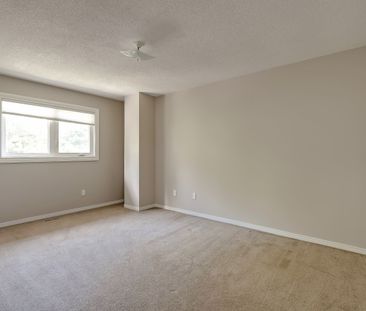 For Lease - 265 Mississaga Street, Oakville, Ontario - Photo 5