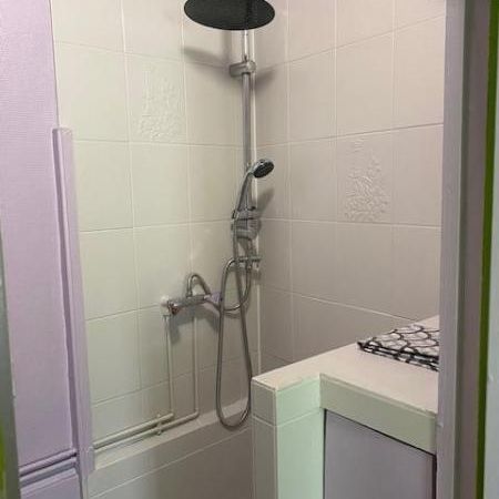 Une maison mitoyenne d'un côté située dans le Centre de Duclair - Photo 4