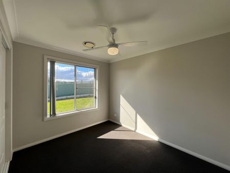18 Pelagic Court, Dubbo NSW 2830 - House For Rent | Domain - Photo 4