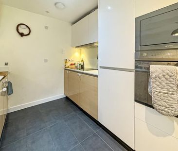 4 bedroom terraced house to rent - Photo 5