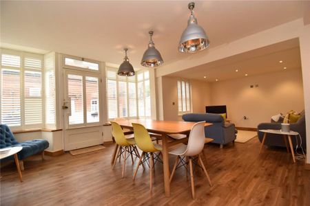 3 bedroom maisonette to rent - Photo 3