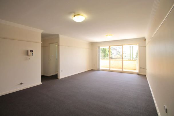 STUNNING, GREAT VALUE, APARTMENT FOR LEASE - Photo 1