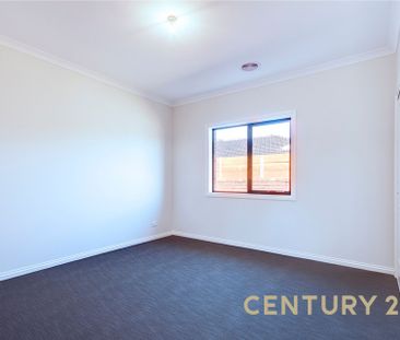 Modern 3-Bedroom Home in Prime Dandenong Location - Photo 3