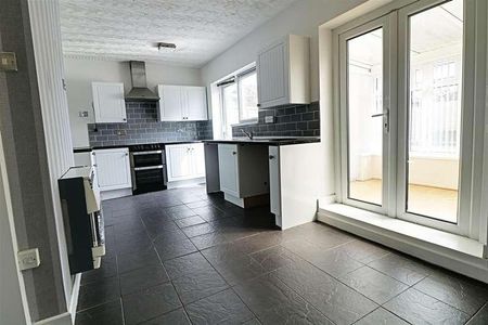 Matlock Road, Lower Farm, Bloxwich, WS3 - Photo 4