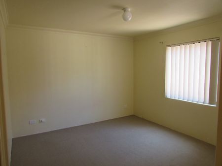 9/161 Sevenoaks Street, Cannington WA 6107 - Photo 2