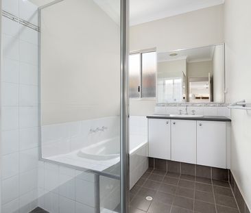 Spacious Family Home in Prime Nickol Location - Photo 5