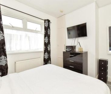 2 bedroom maisonette to rent - Photo 4
