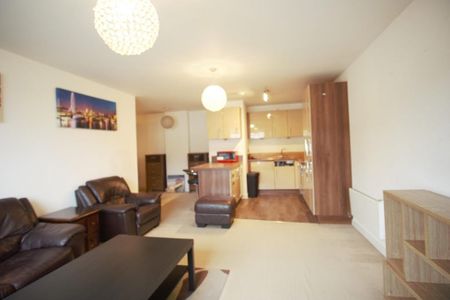 2 bedroom flat to rent - Photo 4