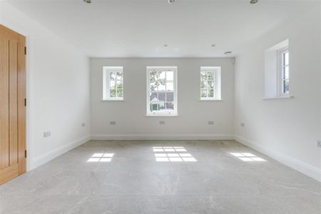 4 bedroom link detached house to rent - Photo 3