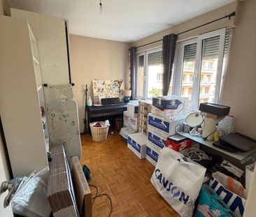 Location Appartement 4 pièces 73m² LYON 6ème - Photo 4