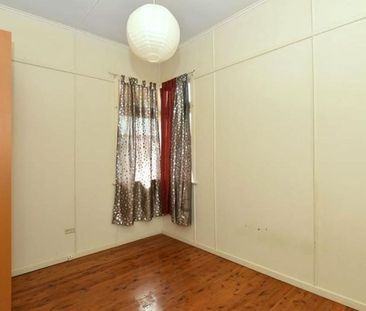 Comfortable & Convenient Home in East Toowoomba - Photo 1
