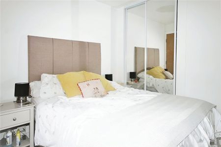 Oldridge Road, London, SW12 8PW - Photo 2