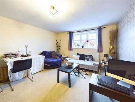 Hersham Road, Walton On Thames, KT12 - Photo 2