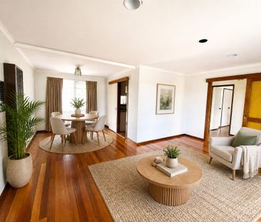 Charming Family Home with Spacious Backyard in Prime Clarinda Location - Photo 4