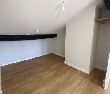 Location Appartement 1 pièce 27m² LYON 4ème - Photo 2