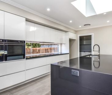 Executive Low Maintenance Home - Photo 6