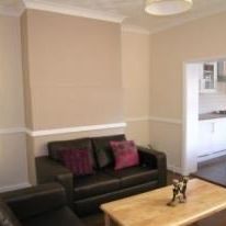 3 Bed Terraced House, Grenadier Street, E16 - Photo 1