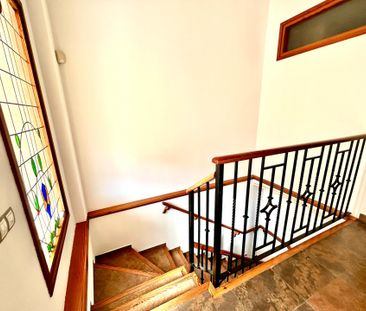 Casa mediterránea con grandes terrazas y 4 dormitorios en Rafelbunyol - Photo 3