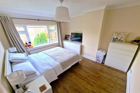 3 Bedroom Semi Detached To Let - Photo 5