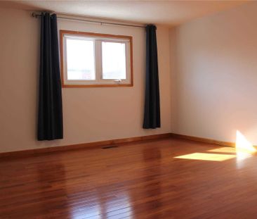 For Lease - 31 Rainthorpe Crescent, Toronto, Ontario - Photo 2