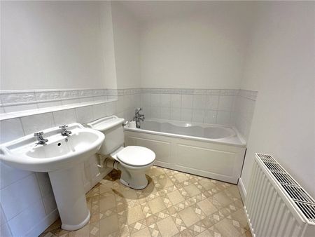 2 bedroom apartment to rent The Piazza, Sovereign Harbour South, Eastbourne, BN23 - Photo 5