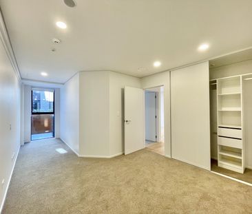 Spacious 2 Bedrooms With Court Yard & Car Park - Photo 3