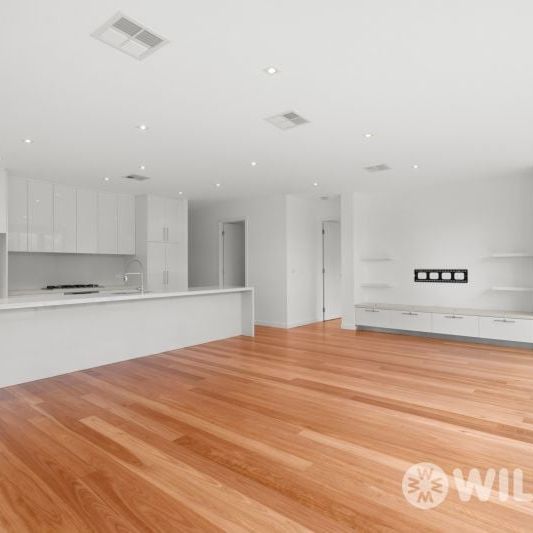 Architectural Luxury in Blue-Chip Caulfield - Photo 1