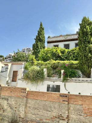Granada - Photo 1