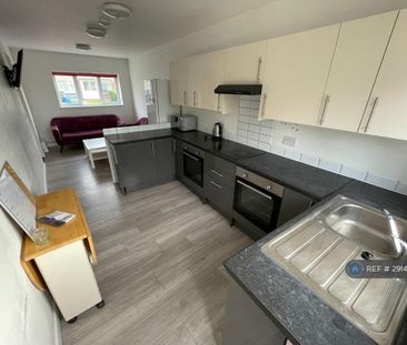 1 bedroom in a house share to rent - Photo 4
