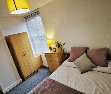 1 bedroom in a house share to rent - Photo 1