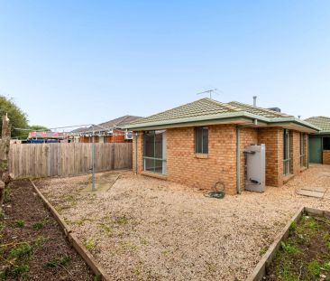 Light-Filled & Low-Maintenance Living in Hoppers Crossing - Photo 6